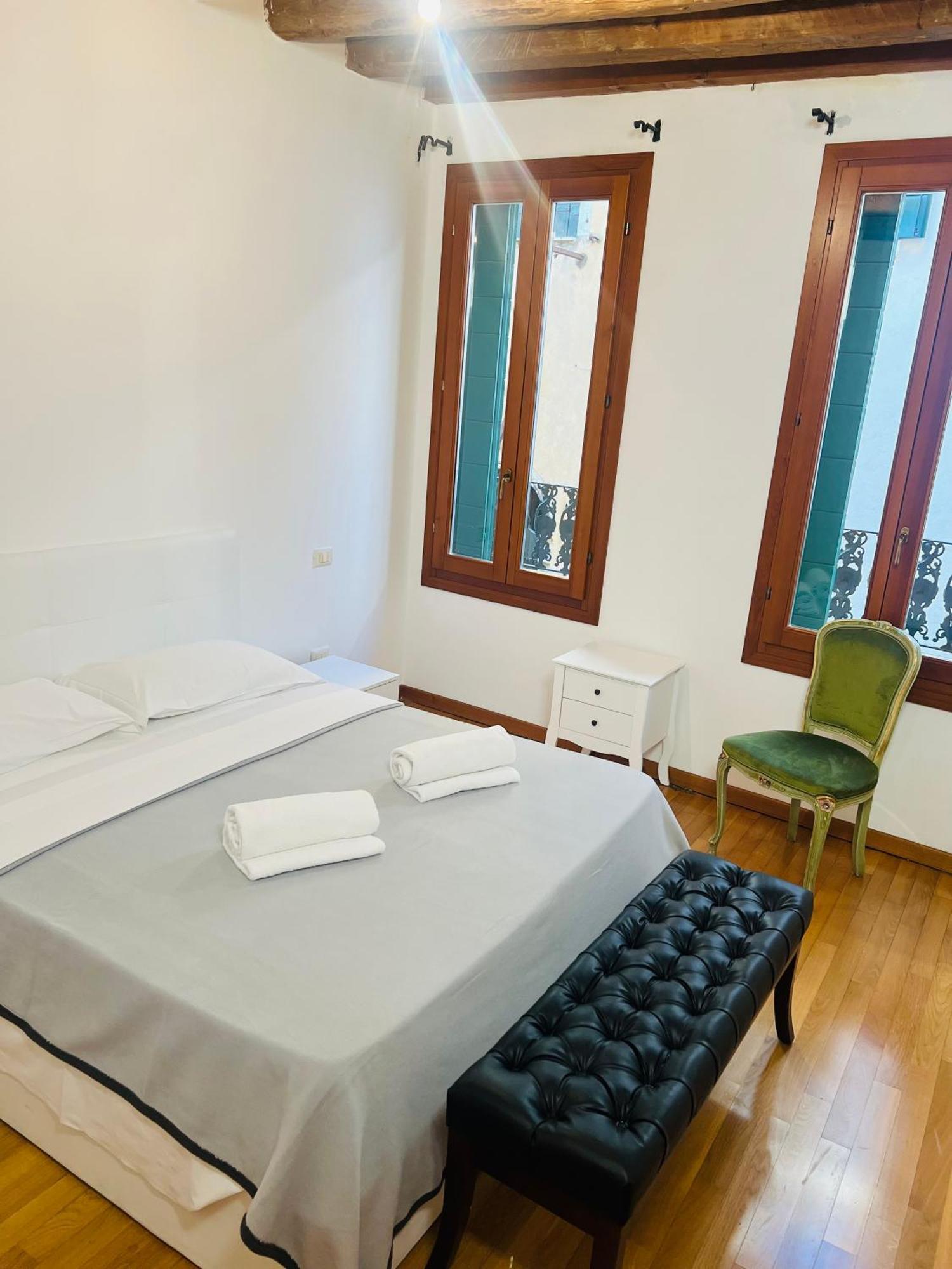 Ca Rialto Apartments เวนิส ภายนอก รูปภาพ