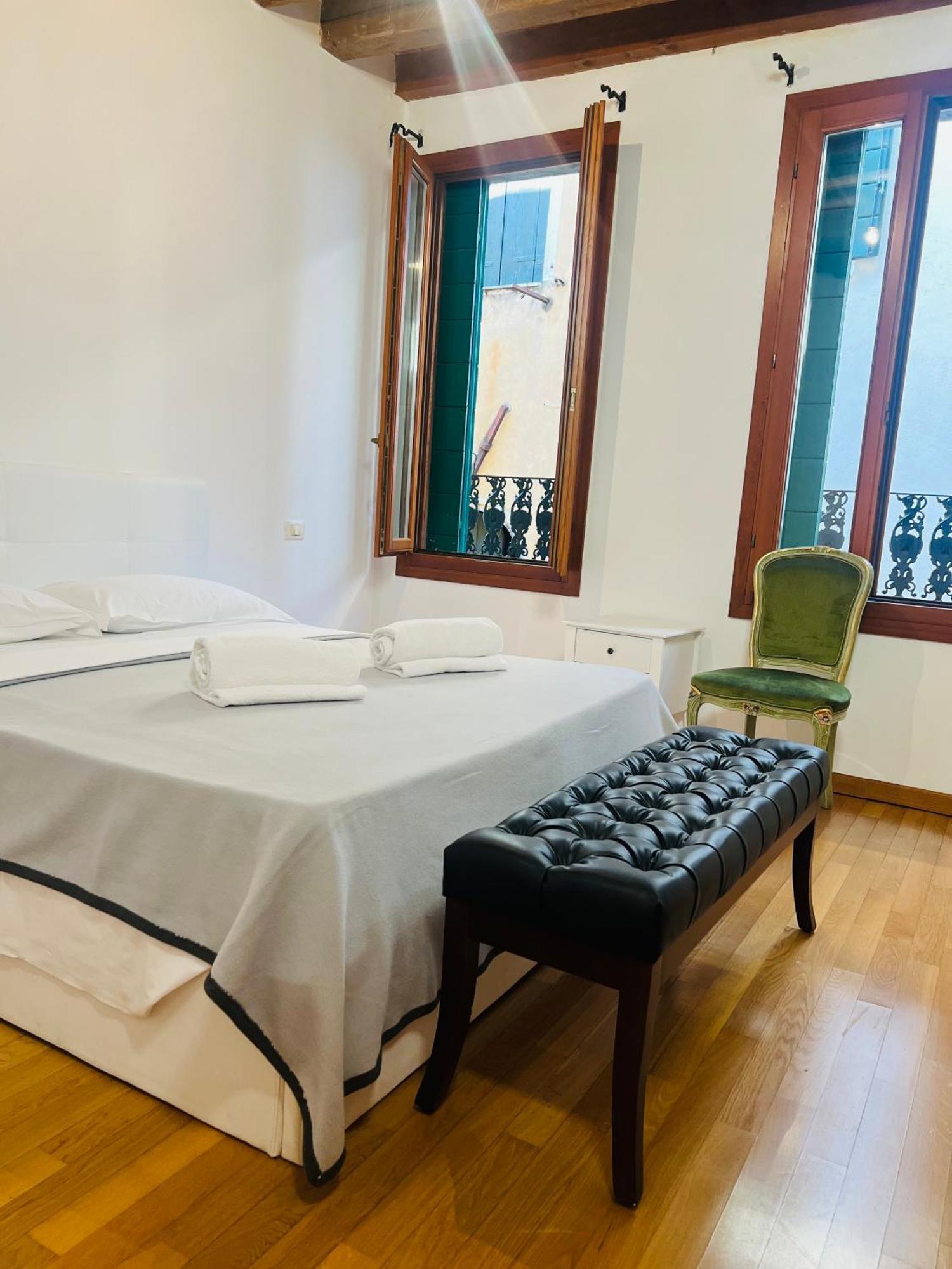 Ca Rialto Apartments เวนิส ภายนอก รูปภาพ